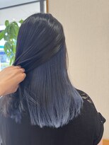 エ フュチュール(et Futur)&nbsp;艶感ダークカラー×ブルー