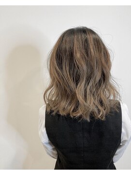 ナンバー(number+) ミディアムバレイヤージュ