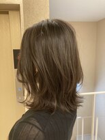 ブリス(VLISS)&nbsp;大人ボブレイヤー＿カーキグレージュフェザーバング