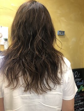 オルオル(OluOlu) ロングパーマヘア〔八戸・田向〕