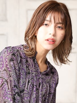 無垢(muku) 大人可愛い小顔外ハネボブレイヤーカットペールベージュA7