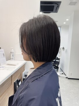 ニル 柏の葉(Nil) 顎ラインボブ 切りっぱなしボブ 前下がりボブ マッシュショート