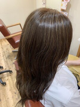 美容室 アイディー i-dee 細めハイライト