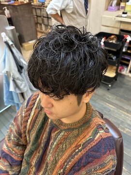 銀座マツナガ 浅草店 スパイラルパーマツーブロックマッシュ黒髪刈り上げ