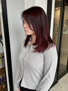 ナンバー(number+) 20代30代40代大人可愛いナチュラルレイヤーカット艶感レッド