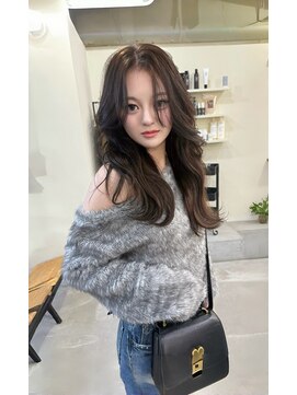 ラ キング(LA KING) 黒髪/クラゲヘアー/オリーブグレー/小顔/ココアベージュ/栄