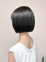 ヒビヲ(HIBIO) 切りっぱなしボブタッセルボブダブルカラーブルーブラック