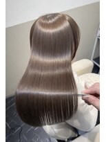 シア(Sia.)&nbsp;極上の艶と透明感。髪質改善で叶う潤い美髪カラー