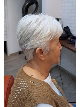 ヘアーサロン カヴィエ(hair salon covie) レディースショート　シニアカット