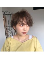 エトランジェ(Etrange)&nbsp;無造作パーマ大人可愛い小顔ひし形ショートボブ 抜け感ベージュ