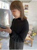 シナモンベージュな切りっぱなしロブ