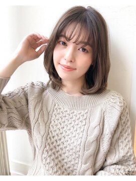 エアー 横浜(AIR) 【湯田】柔らかライトベージュの内巻きミディアム