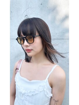 カリラ(CAOLILA) ストレートヘア×インナーカラー