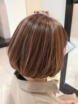 マアム ジー 経堂店(ma'am Zee)の写真/【気になる白髪も自然にカバー◎】肌の色や髪質を見極め、今までにない艶感となめらかな質感を実現ー＊