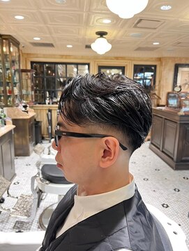 ルドローブラント 有楽町店(Ludlow Blunt) 【LUDLOW　BLUNT】フェードカット　バーバーヘア　癖付けパーマ