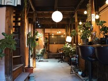 床の間の雰囲気（古民家を改装した和テイストの落ち着いた空間【ショート・ボブ】）