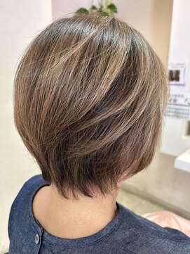 ギヴ 玉造店(Give) 大人ショートボブ
