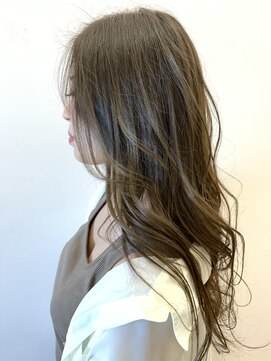 アンダーバーホワイト 広島 本通店(_WHITE) 赤み消しオリーブ【ブリーチ無しWカラー】