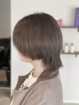 シキ(C key) 赤みの少ない透明感【グレージュ】