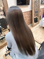 グロウ(GLOW) 透明感のあるグレージュカラー