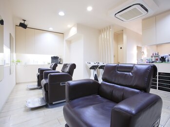 吉祥館の写真/美容室は行きづらいけど床屋はイヤな男性へ。カット+シェービング5000～上質空間が落ち着く理容室です。