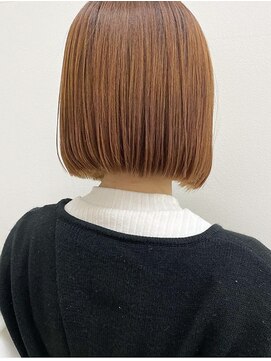 テラスアヴェダ(Terrace AVEDA) ぱつっと感あるミニボブ