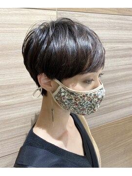 アッシュ 笹塚店(Ash) ひし形シルエットの耳だしショートレイヤー