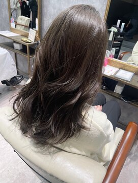 フォンド 津田沼(fond.) 黒髪/グレーベージュ/レイヤーロング/前髪パーマ/津田沼