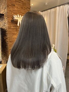 スイート ヘアデザイン(Suite HAIR DESIGN) グレーカラー 顔周りカット