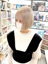 トムキャット(TOM CAT) ショートボブ!『ホワイトミルクティーベージュ』