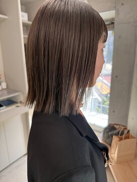 エウペ 渋谷(WEUPE) 斜めバング/グレージュカラー/デザインカラー/シルキーベージュ