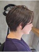 どこから見ても綺麗なシルエットの大人ショートヘア