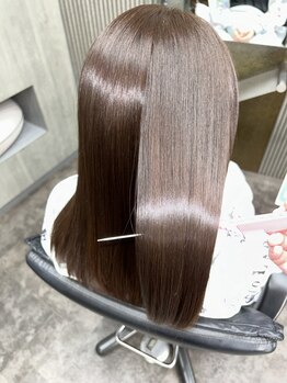 ウェービーポーズ美容室の写真/【美髪/髪質改善】話題の〈美髪チャージ〉でずっと美しく。サラサラとした質感と上品なツヤ髪を創り出す*