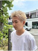 スパイキーショートブロンドベージュケアブリーチ
