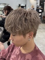 エデアンルクラ 下通(EDEAN Leclat)&nbsp;熊本メンズヘア メンズカラー ハイトーン ミルクティーベージュ