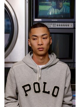 チルチェア 横浜(CHILL CHAIR) フェード×バズカット <横浜/横浜駅/バーバー/理容室/床屋>