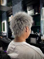 トライブ(TRIBE)&nbsp;ホワイトカラースパイキーショート