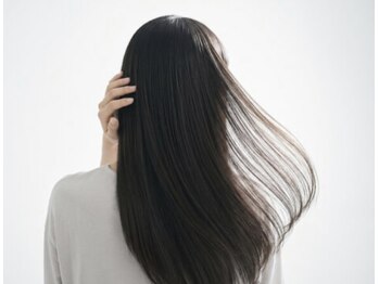 カッツアンドクレア(CUTS&Clare)の写真/サラ艶の手触りの良いストレートヘアーに