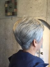 美容室 ル クラージュ グレイヘアショート（白髪）