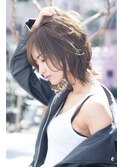 大人かわいいフェザーバングカーキグレージュミディアムウルフ