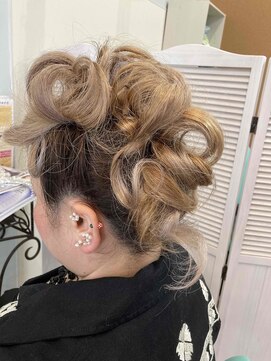 遊イング(遊ing) 金髪モヒカン