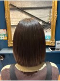 切りっぱなしボブ。伸ばしかけの人にもオススメ