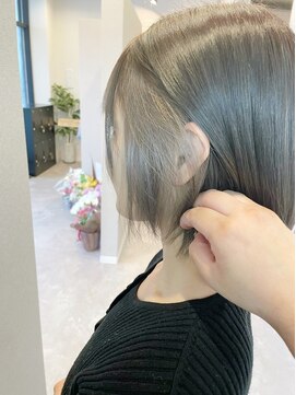 リアヘアー(Li'a hair) ホワイトベージュイヤリング