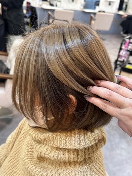 トッカ ヘアアンドトリートメント 難波店 ライン感が可愛いアンブレラカラー