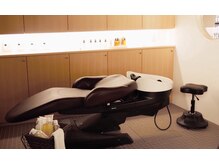 ココロヘアーリリク(Cocolo hair LILIC)の雰囲気（シャンプーもベッドスパも丁寧と好評◎ 極上の癒しの時間を♪）