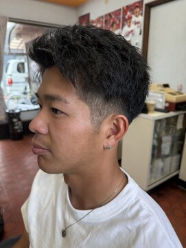 デザミ(Des Amis) 刈り上げスパイキーショート