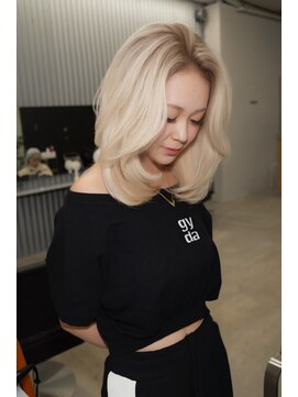 キオク(KIOX) シャドールーツ/リタッチ/レイヤーカット/ハイトーン/髪質改善