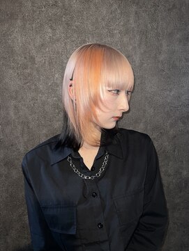 オレンジ × ホワイトベージュ