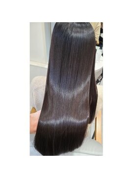 アラナ 平尾(alana) 黒髪ストレート