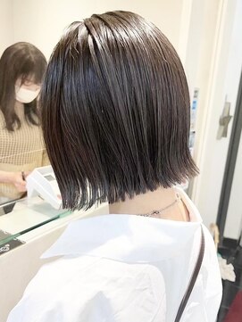 ヒビヲ(HIBIO) 切りっぱなしボブタッセルボブダブルカラーダークオリーブ